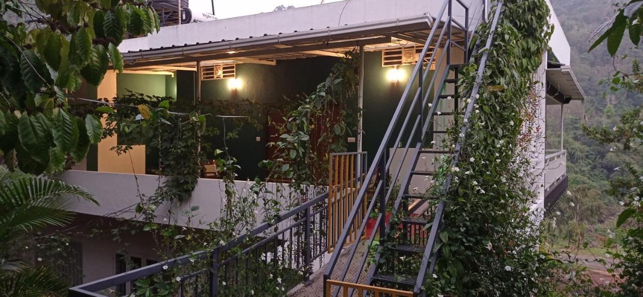 Riverbench Homestay Munnar Anaviratty Exteriör bild