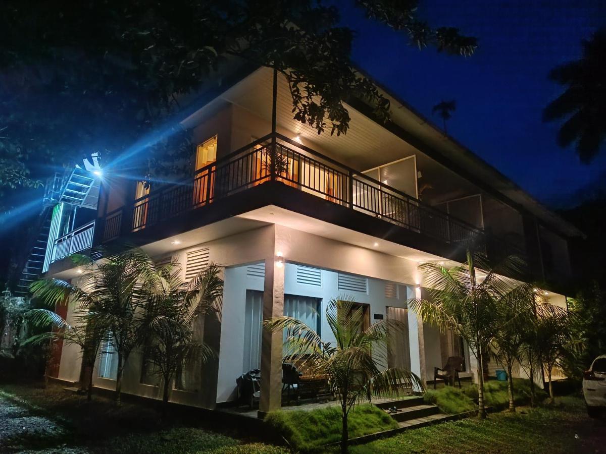 Riverbench Homestay Munnar Anaviratty Exteriör bild