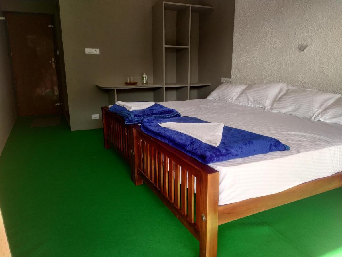 Riverbench Homestay Munnar Anaviratty Exteriör bild
